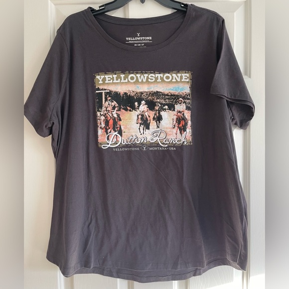YELLOWSTONE Tops - NWT YELLOWSTONE DUTTON RANCH Graphic Tee Shirt Plus Size 2X Dark Gray